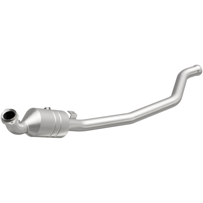 MagnaFlow Direct Fit Catalytic Converter 2006-2011 R350 3.5 L Underbody