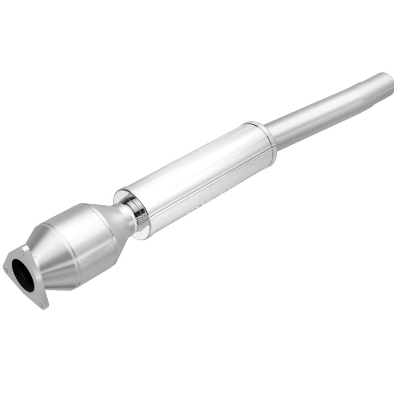 MagnaFlow Direct Fit Catalytic Converter 03-06 VW Phaeton 4.2L PS Rr