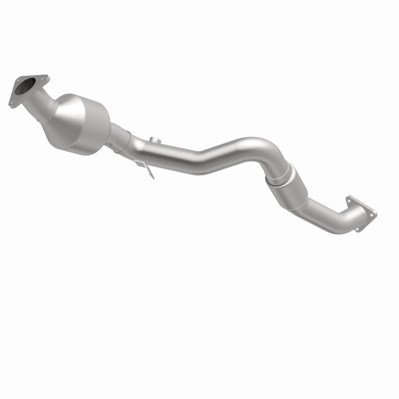 MagnaFlow Direct Fit Catalytic Converter 07 VW Touareg 3.6L Front close
