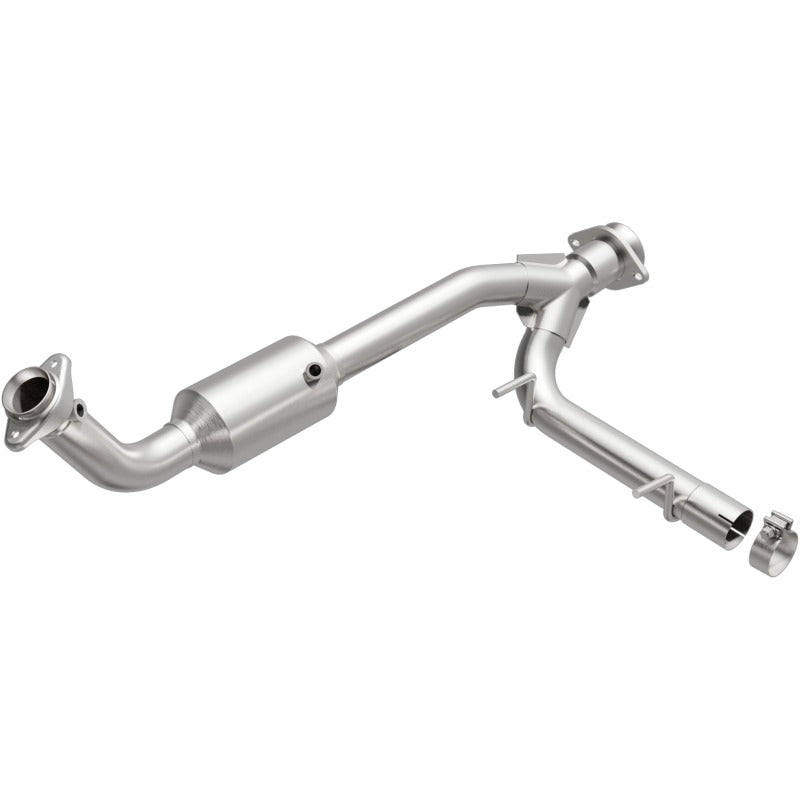 MagnaFlow Direct Fit Catalytic Converter 05-06 Lincoln Navigator 5.4L w/ 3in Main Piping