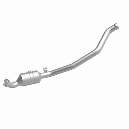 MagnaFlow Direct Fit Catalytic Converter 2006-2011 R350 3.5 L Underbody