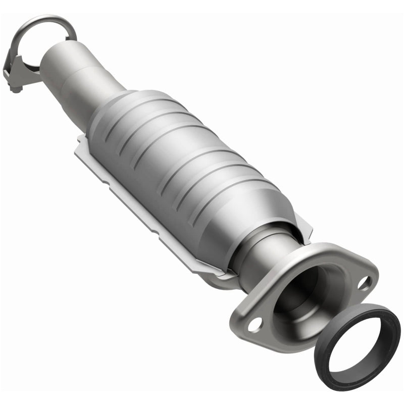 MagnaFlow Direct Fit Catalytic Converter 04-06 Toyota Sienna 3.3L AWD Rear
