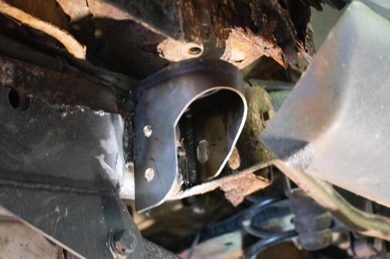 RustBuster Rust Buster Avalanche/Suburban/Yukon Center Rear Body Frame Mount
