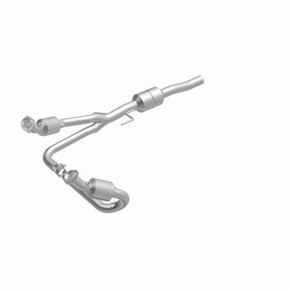 MagnaFlow Direct Fit Catalytic Converter 02-03 Dodge Durango
