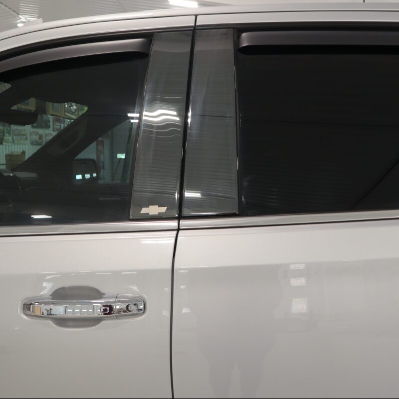 Putco 19-20 Chevy Silv Dbl/Crew Cab - Bow Tie Etching (Black Platinum) Black Platinum Pillar Posts