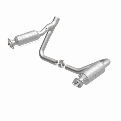 MagnaFlow Direct Fit Catalytic Converter 05-07 Dodge Durango 3.7L/4.7L
