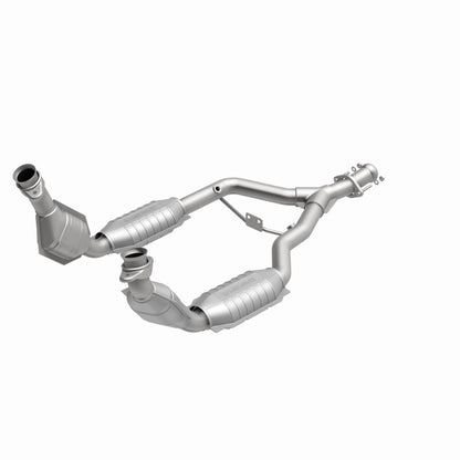 MagnaFlow Direct Fit Catalytic Converter 96-98 Ford Mustang 3.8L