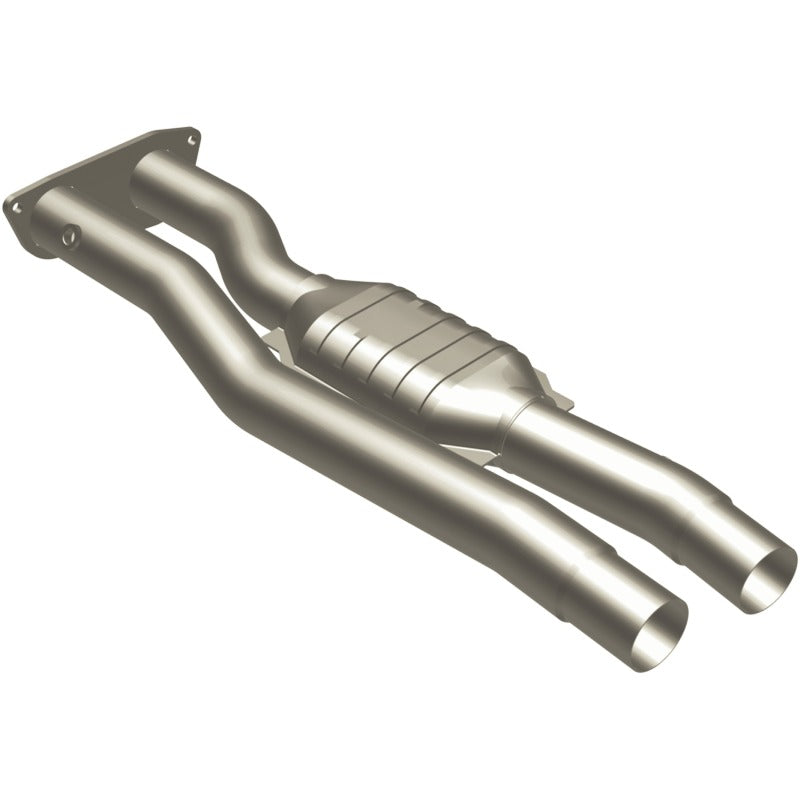 MagnaFlow Direct Fit Catalytic Converter 96-97 7.4L 3500 Truck Rear