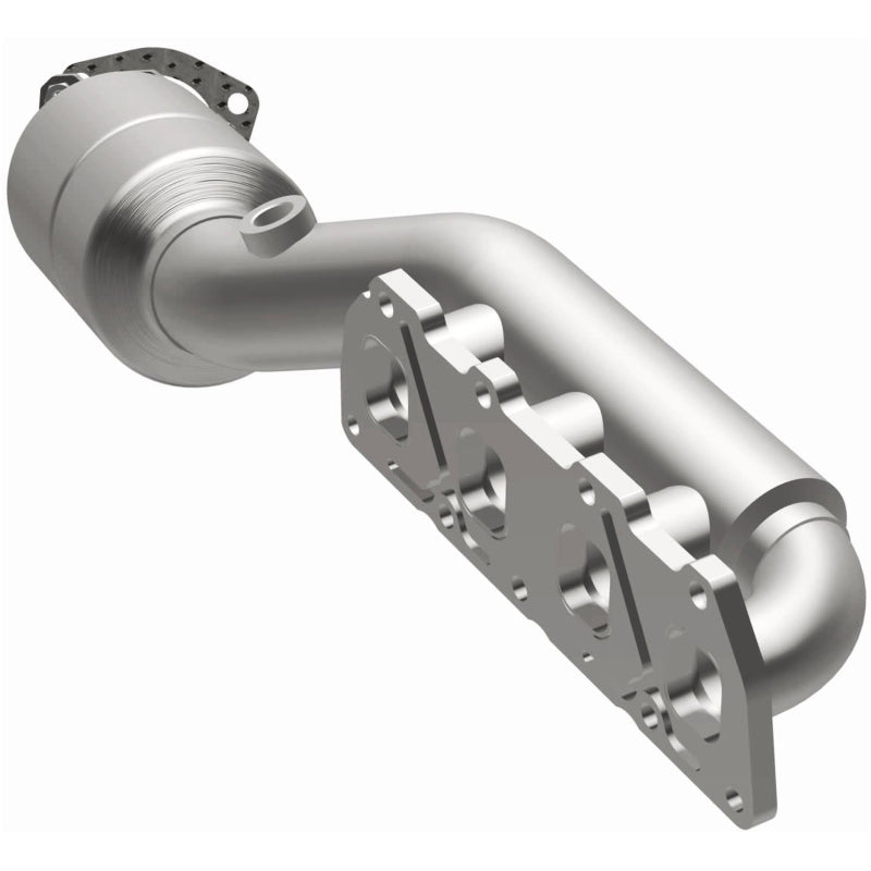 MagnaFlow Direct Fit Catalytic Converter 02-04 Volkswagen Passat 4.0L