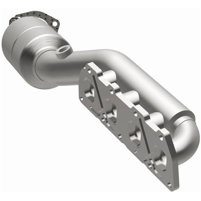 MagnaFlow Direct Fit Catalytic Converter 02-04 Volkswagen Passat 4.0L