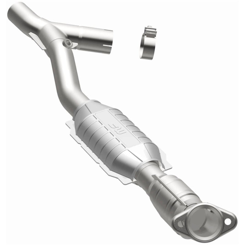 MagnaFlow Direct Fit Catalytic Converter 98 Ford Expedition 5.4L