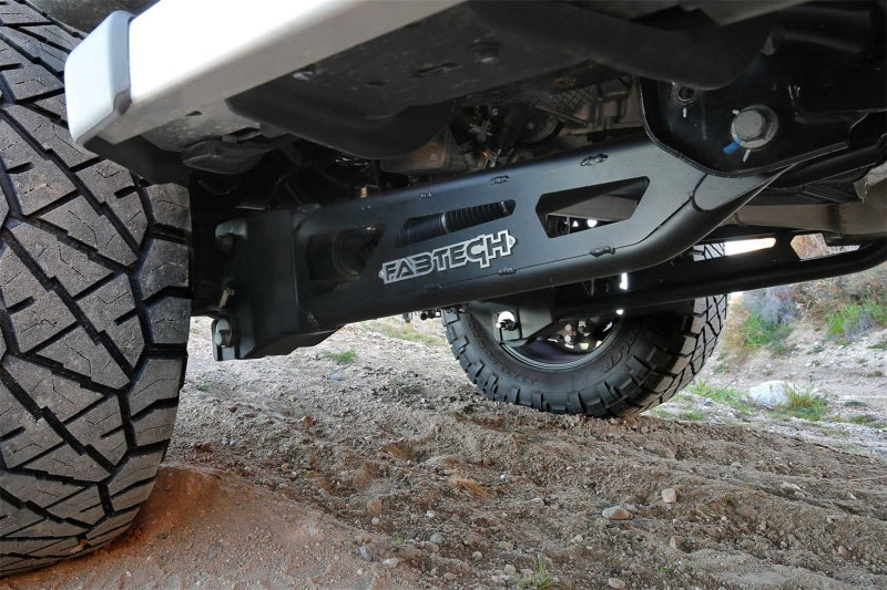 Fabtech 05-20 Ford F250/350 & 08-20 Ford F450/550 4WD 4/6/8in Lift Radius Arm System