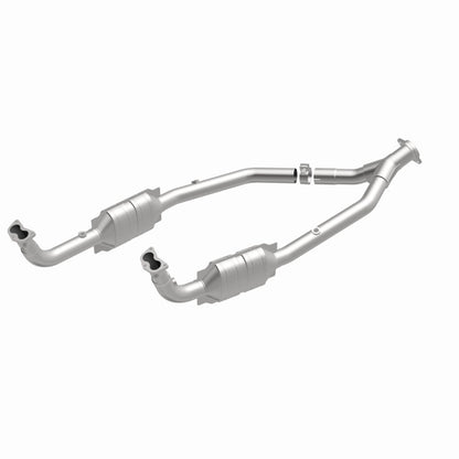 MagnaFlow Direct Fit Catalytic Converter OEM 2003 Land Rover Discovery Underbody