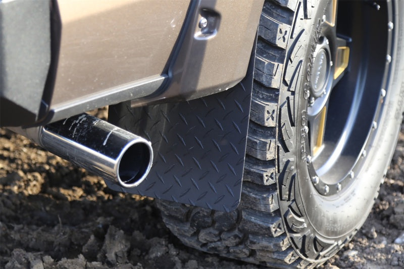 Dee Zee Universal Flaps Brite-Tread Universal 11x19 Notched (Txt Blk)