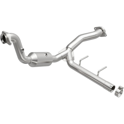 MagnaFlow Direct Fit Catalytic Converter 15-17 Ford F150 V6 2.7L OEM Underbody