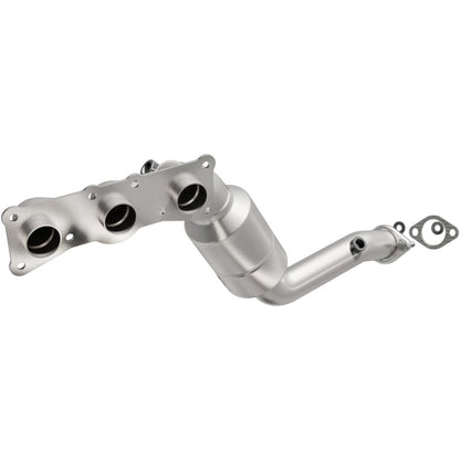 MagnaFlow Direct Fit Catalytic Converter 2008-2010 BMW 528i/528i xDrive 3.0L Underbody