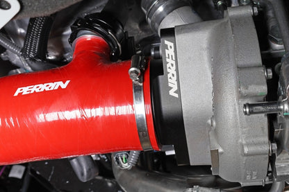 Perrin Performance PERRIN 22-26 Subaru WRX / 20-25 LGT & OBXT Turbo Inlet Hose w/Turbo Adapter Flange (Short) - Red
