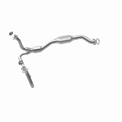 MagnaFlow Direct Fit Catalytic Converter 01-05 Chevy Blazer 4.3L 4WD