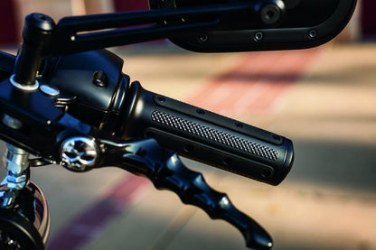Kuryakyn Heavy Industry Grips Dual Cable Black
