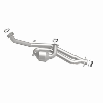 MagnaFlow Direct Fit Catalytic Converter 01-03 Toyota Sienna 3.0L