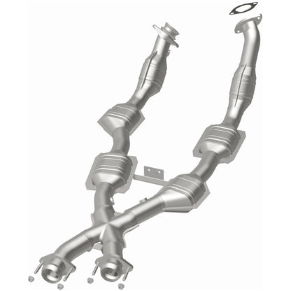 MagnaFlow Direct Fit Catalytic Converter 96-98 Mustang GT 4.6L 50S