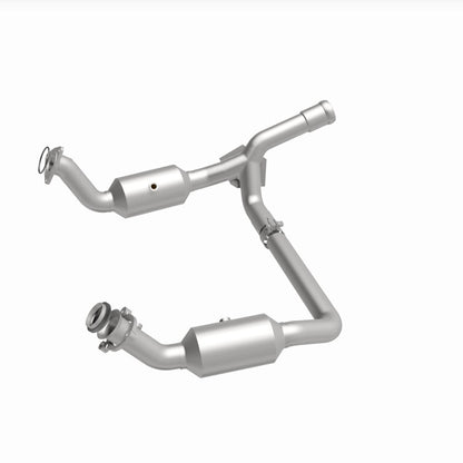 MagnaFlow 19-20 GMC Sierra 1500 Single Underbody 4.3L/5.3L Direct Fit Catalytic Converter