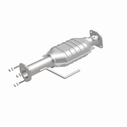 MagnaFlow Direct Fit Catalytic Converter 00-04 Jeep Wrangler Rear