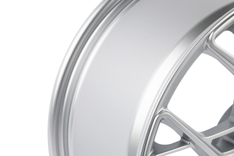 APR A02 Flow Formed 18x8.5 / 5x112 / ET45 / 66.5mm Bore / Silver Wheel