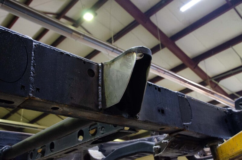 RustBuster Rust Buster 11-18 Chevy Silverado 2500HD/3500HD Center Cab Mount - Right