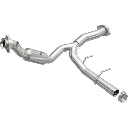 MagnaFlow Direct Fit Catalytic Converter 15-17 Ford Expedition V6 3.5 OEM Underbody