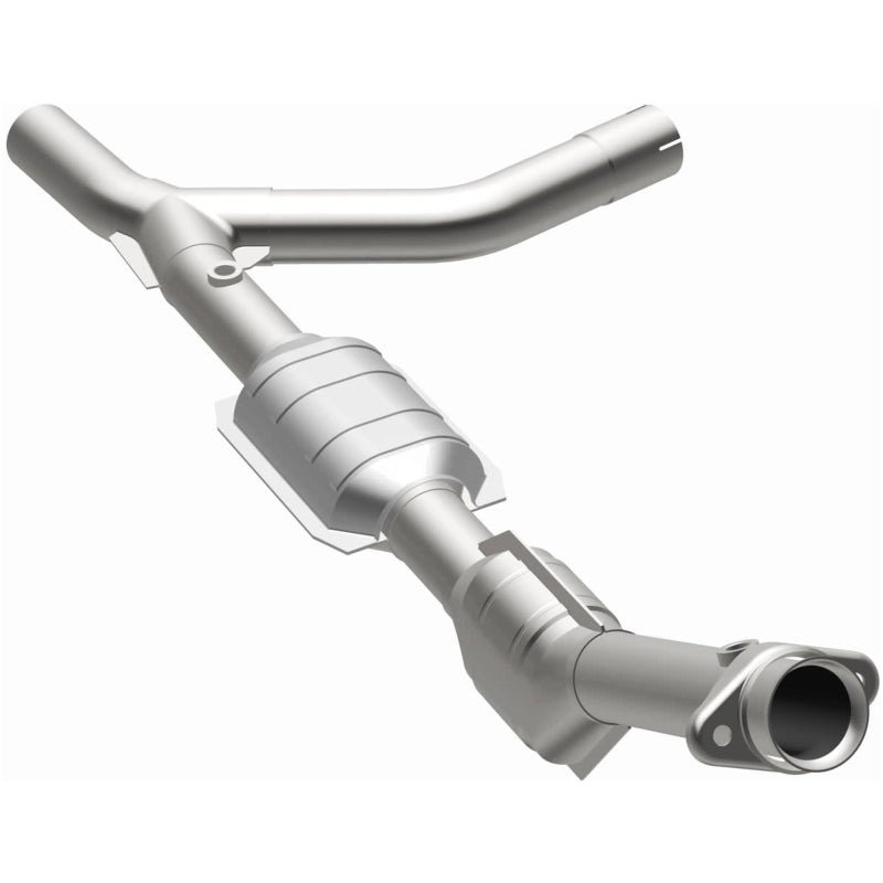 MagnaFlow Direct Fit Catalytic Converter 00-04 Ford E150 4.6L P/S
