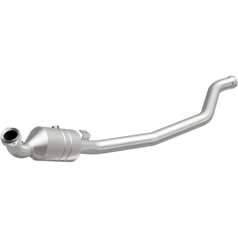 MagnaFlow Direct Fit Catalytic Converter 2006-2011 R350 3.5 L Underbody