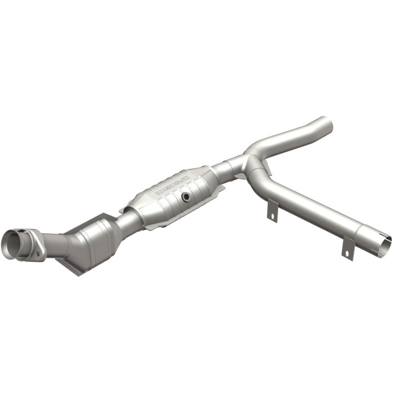 MagnaFlow Direct Fit Catalytic Converter 01-04 Ford F-150 4.2L 2wd