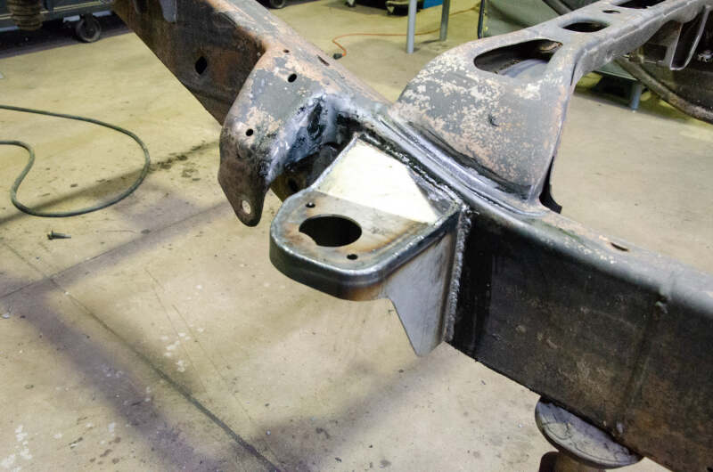 RustBuster Rust Buster 14-18 Chevy Silverado 1500 Rear Cab Mount - Left