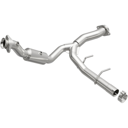 MagnaFlow Direct Fit Catalytic Converter 15-17 Ford Expedition V6 3.5 OEM Underbody