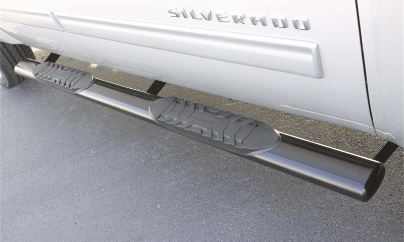 Lund 15-17 Chevy Colorado Crew Cab 5in. Oval Straight SS Nerf Bars - Polished