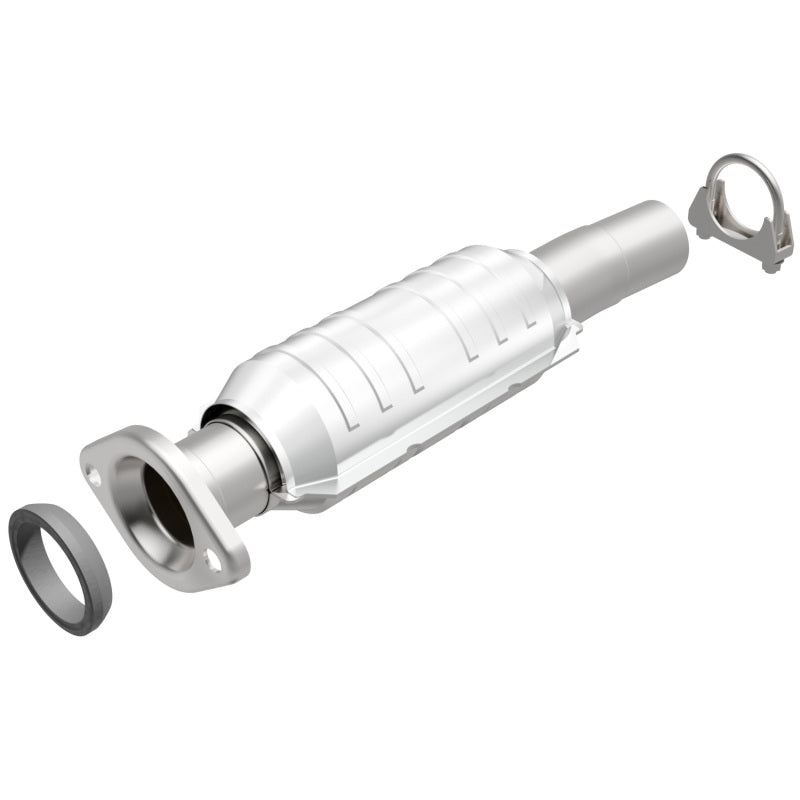 MagnaFlow Direct Fit Catalytic Converter 04-06 Toyota Sienna 3.3L AWD Rear