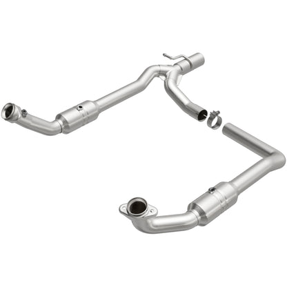 MagnaFlow Direct Fit Catalytic Converter 2009-2012 E-150 5.4 L Underbody