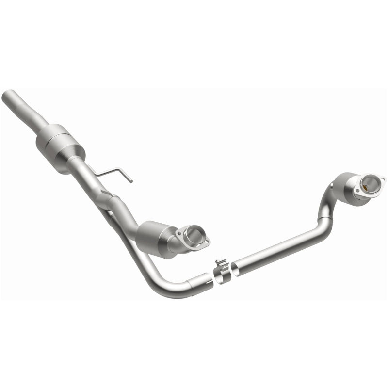 MagnaFlow Direct Fit Catalytic Converter 02-03 Dodge Durango