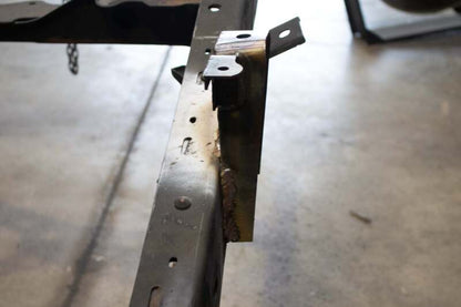 Rustbuster Front Bed Mount Right Side