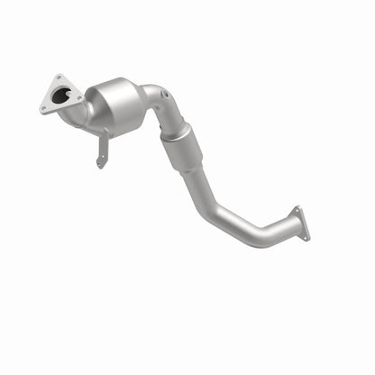 MagnaFlow Direct Fit Catalytic Converter 07 VW Touareg 3.6L Rear close
