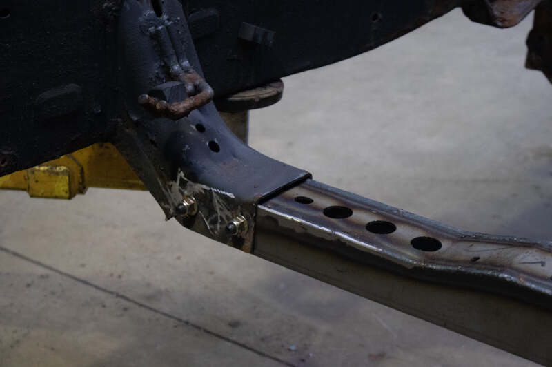 RustBuster Rust Buster 01-04 Toyota Sequoia Transmission Crossmember