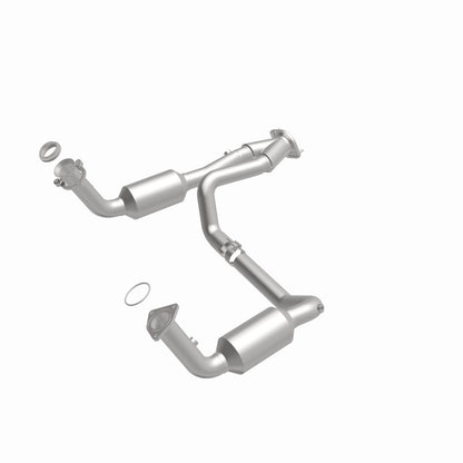 MagnaFlow DF Catalytic Conv OEM 2005 GMC Sierra/Chevrolet Silverado 1500/Cadillac Escalade Underbody
