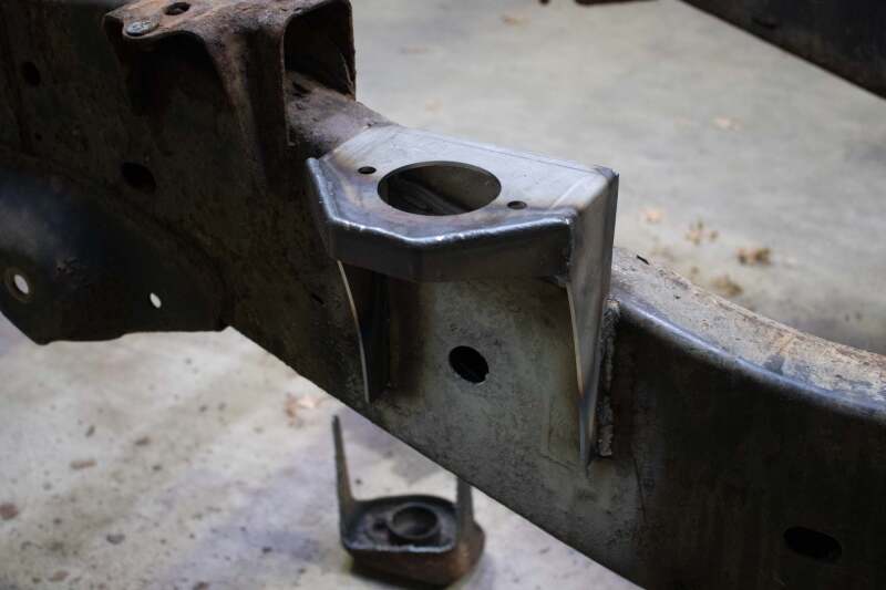 Rustbuster Rear Cab Mount