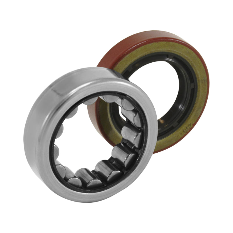 Yukon Gear & Axle Yukon Gear R1563TAV Axle Bearing and Seal Kit / Torringtonbrand / 2.250in OD / 1.400in ID