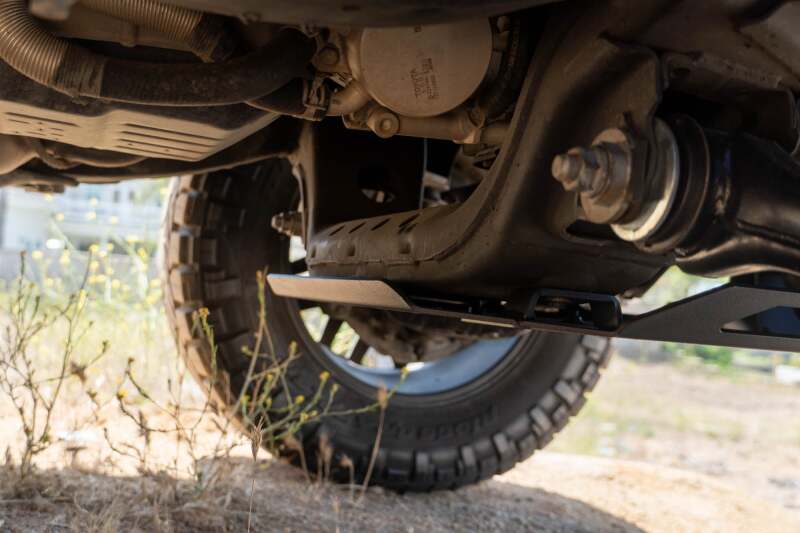 DV8 Offroad DV8 16-23 Toyota Tacoma Front Skid Plate