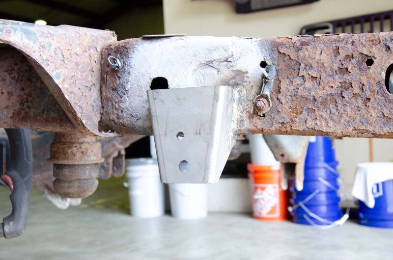 RustBuster Rust Buster 09-18 Dodge Ram 1500 All Cab/Bed Config. Sway Bar Link Bracket - Right