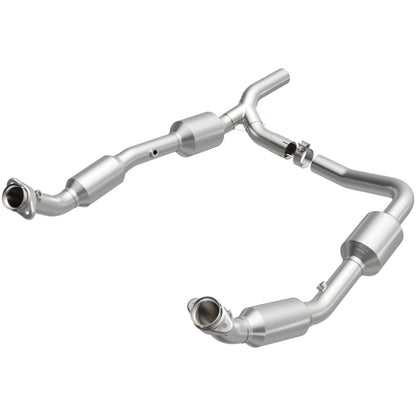 MagnaFlow Direct Fit Catalytic Converter OEM 07-08 Ford E-150