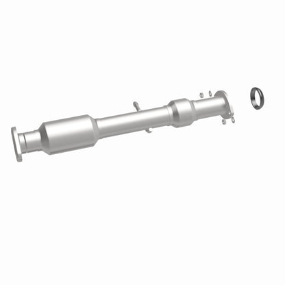 MagnaFlow Direct Fit Catalytic Converter 14-15 Toyota Highlander 3.5L