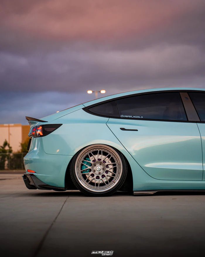 Adro A15A10-1302 TESLA MODEL 3 CARBON FIBRE V2 REAR DIFFUSER (2017+)